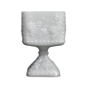 Vintage Anchor Hocking Harvest Grape White Milk Glass Pedestal Bowl Compote -EUC